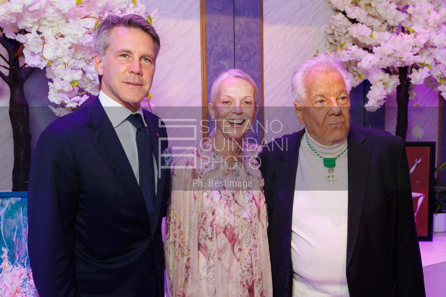0005756987